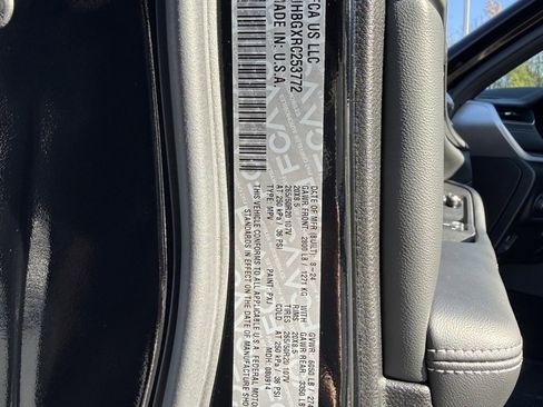 Used 2024 Jeep Grand Cherokee Limited w/ Black Appearance Package image 34