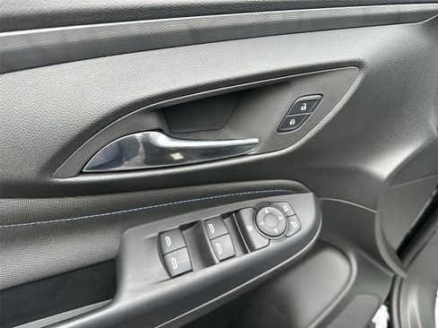 Certified 2025 Buick Envista Sport Touring FWD image 22