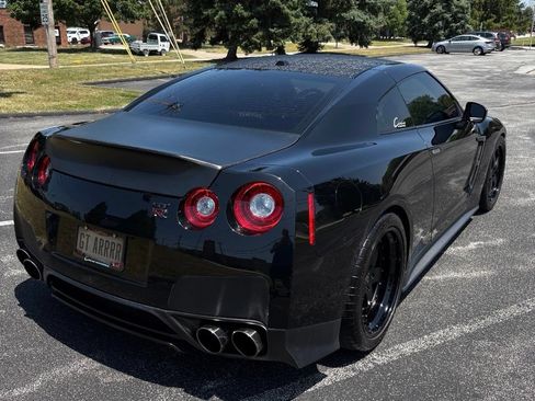Used 2016 Nissan GT-R Premium AWD/4WD image 8