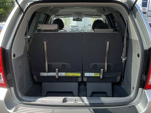 Used 2012 Kia Sedona LX image 23