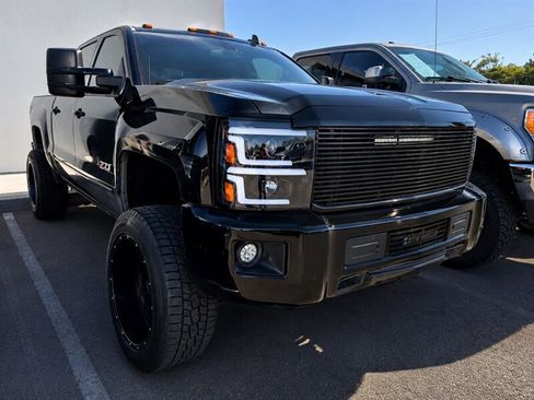 Used 2017 Chevrolet Silverado 2500 LTZ w/ Midnight Edition AWD/4WD image 2