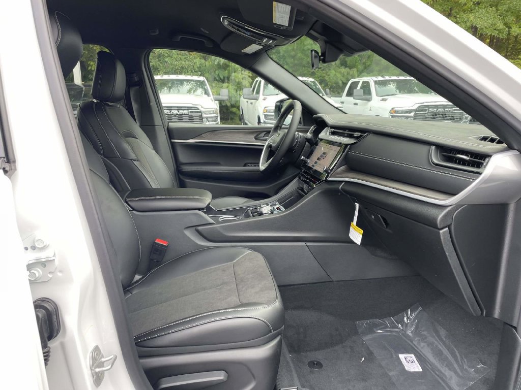 New 2027 Jeep Grand Cherokee 4WD image 15