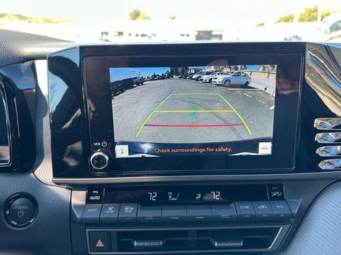 Used 2025 Toyota Camry SE image 10