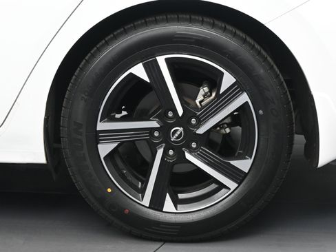 Certified 2024 Nissan Sentra SV image 19