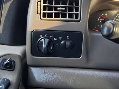 Used 2002 Ford F350 Lariat image 27