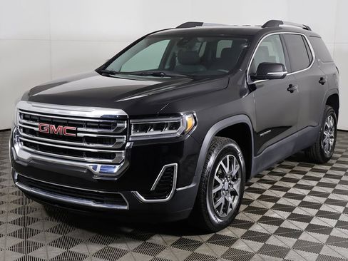 Used 2023 GMC Acadia SLE w/ Driver Convenience Package image 8