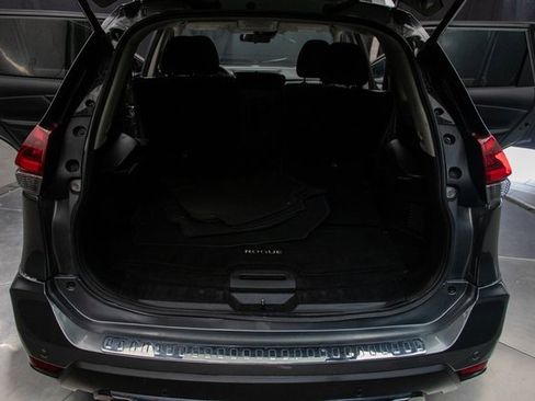 Used 2019 Nissan Rogue SV image 19