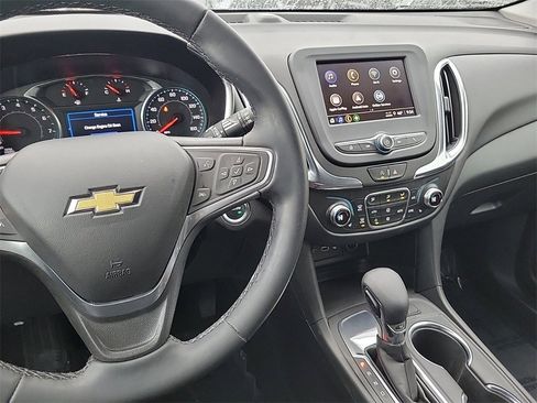 Used 2023 Chevrolet Equinox LT image 17
