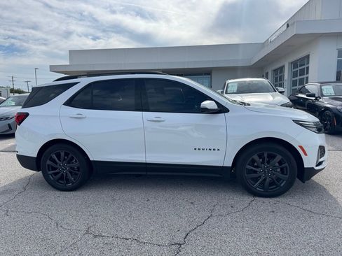 Used 2023 Chevrolet Equinox RS w/ RS Leather Package image 2