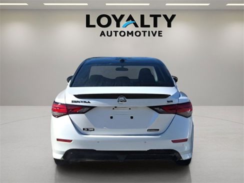 Used 2023 Nissan Sentra SR w/ Midnight Edition Package image 4