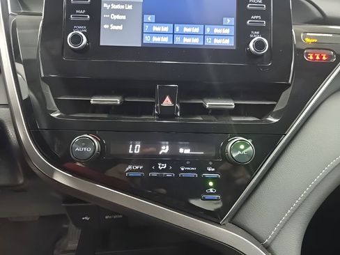 Used 2024 Toyota Camry SE FWD image 22