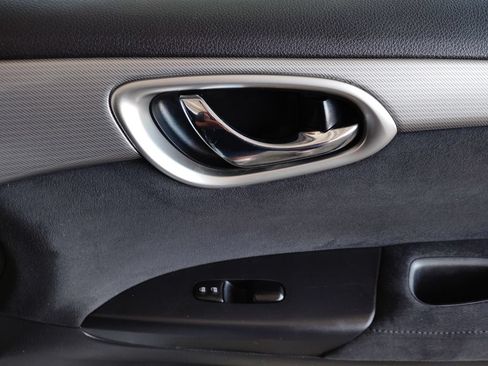 Used 2013 Nissan Sentra SR FWD image 12