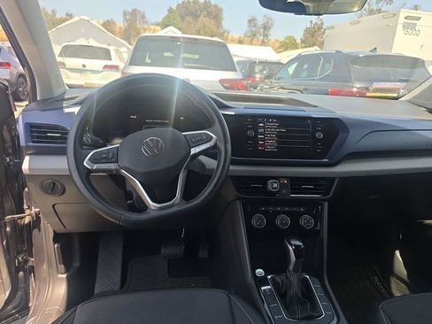 Certified 2023 Volkswagen Taos SE FWD image 10