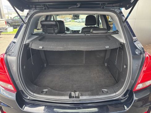 Used 2021 Chevrolet Trax LT AWD/4WD image 14