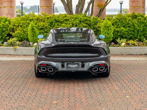 Used 2025 Aston Martin Vanquish image 47