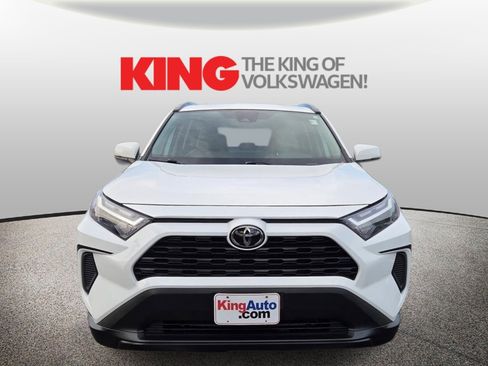 Used 2022 Toyota RAV4 XLE AWD/4WD image 9