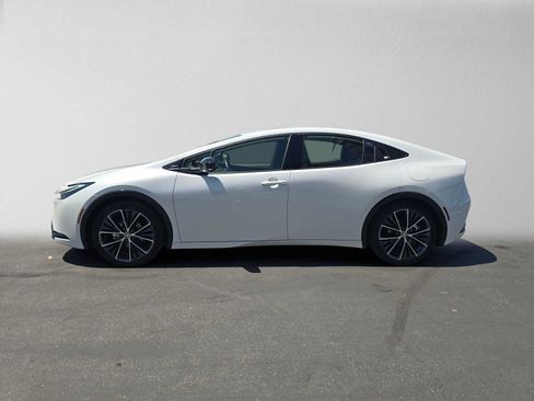 Certified 2026 Toyota Prius XLE FWD image 6