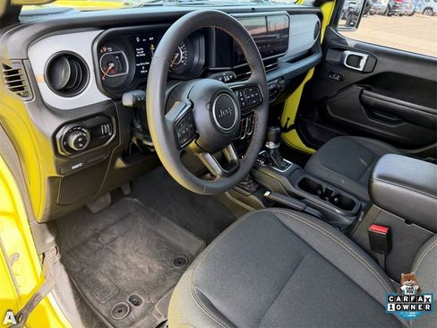 Certified 2024 Jeep Gladiator Sport image 15