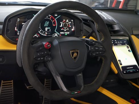 Used 2024 Lamborghini Revuelto AWD/4WD image 17