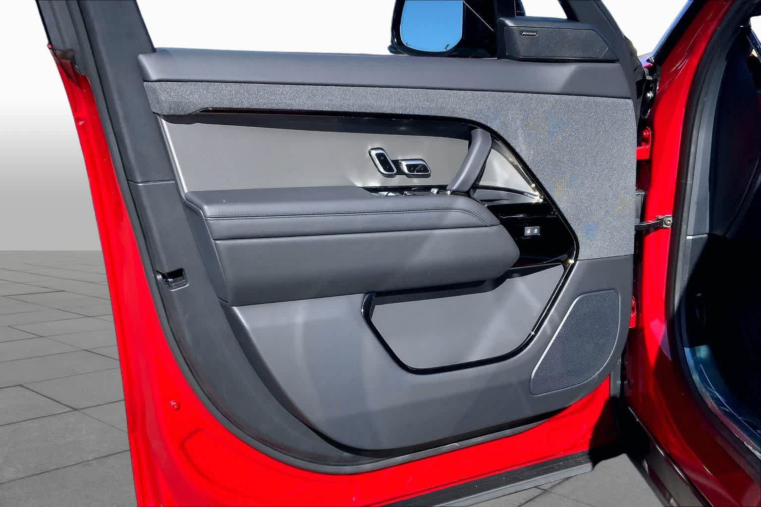 New 2026 Land Rover Range Rover Sport SE AWD/4WD image 10