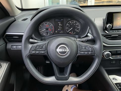 Used 2024 Nissan Altima 2.5 S FWD image 23