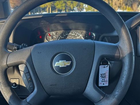 Used 2020 Chevrolet Express 3500 LT w/ LT Preferred Equipment Group image 22