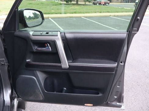 Used 2016 Toyota 4Runner Limited AWD/4WD image 26