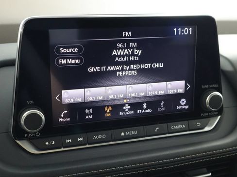 Used 2023 Nissan Rogue SV w/ SV Premium B Package FWD image 30