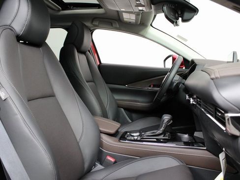 Used 2024 MAZDA CX-30 AWD 2.5 S w/ Premium Package image 12