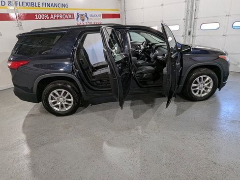 Used 2020 Chevrolet Traverse LT image 16