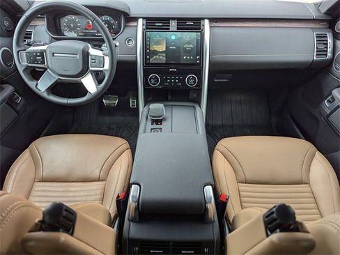 Certified 2024 Land Rover Discovery Dynamic SE image 14