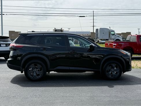 Used 2026 Nissan Rogue SV AWD/4WD image 8