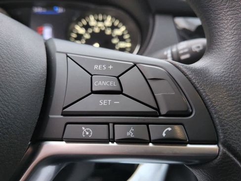 Used 2020 Nissan Rogue S image 23