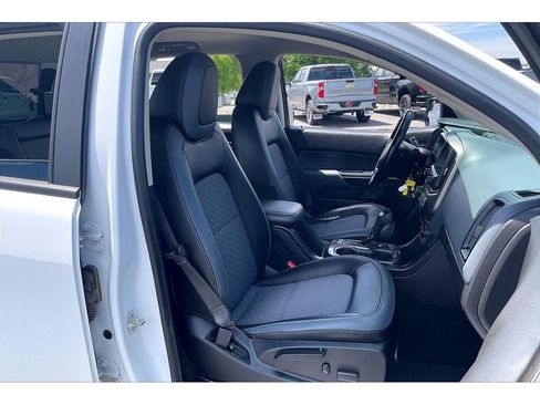 Used 2017 Chevrolet Colorado Z71 AWD/4WD image 8