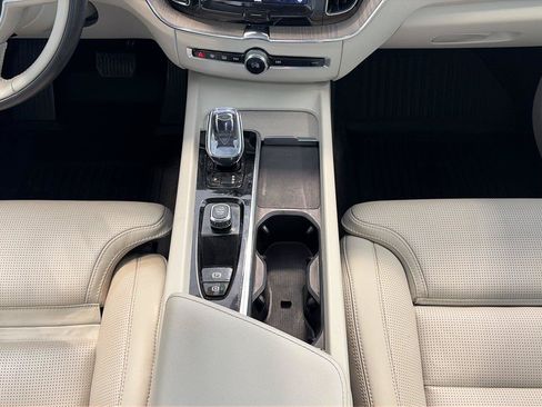 Used 2022 Volvo XC60 B5 Inscription w/ Advanced Package AWD/4WD image 23