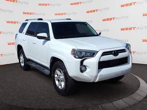 Used 2020 Toyota 4Runner SR5 AWD/4WD image 7
