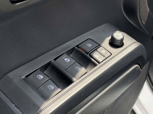 Used 2023 Toyota Tacoma SR AWD/4WD image 17