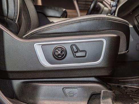 Used 2019 RAM 1500 Laramie AWD/4WD image 26