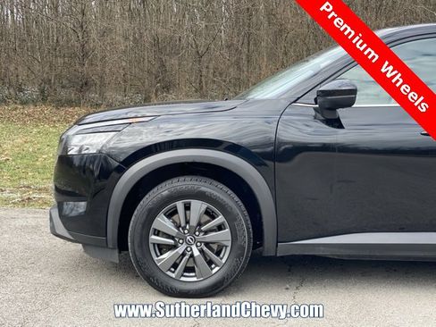 Used 2024 Nissan Pathfinder SV image 10
