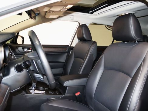 Used 2017 Subaru Outback 2.5i Limited AWD/4WD image 33