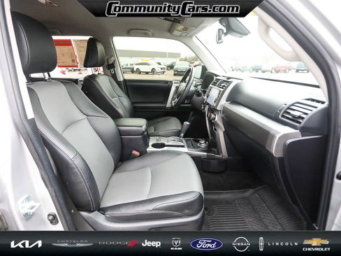 Used 2021 Toyota 4Runner SR5 Premium image 22