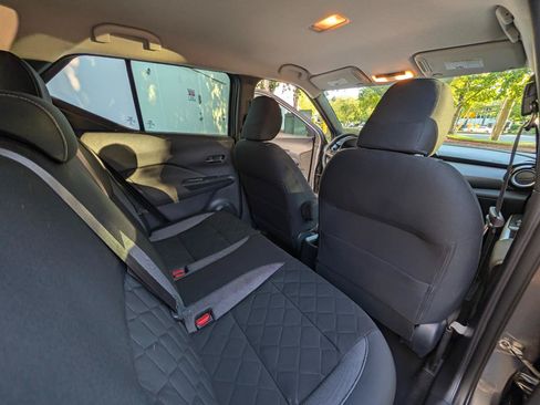 Used 2018 Nissan Kicks SV FWD image 10