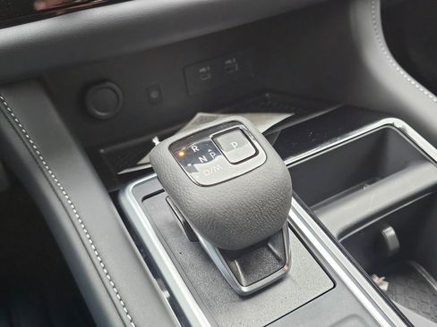 New 2025 Nissan Pathfinder SL image 25