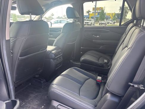 Used 2024 Honda Pilot Touring image 7