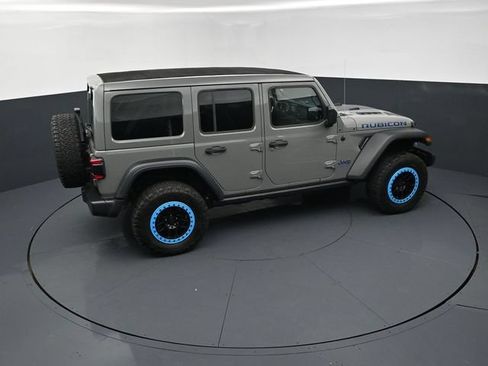 Used 2023 Jeep Wrangler Unlimited Rubicon 4xe w/ Cold Weather Group AWD/4WD image 18