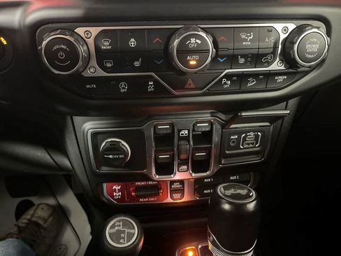 Used 2021 Jeep Wrangler Unlimited Rubicon image 21