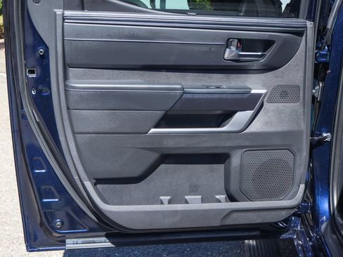 Used 2025 Toyota Tundra Platinum AWD/4WD image 44