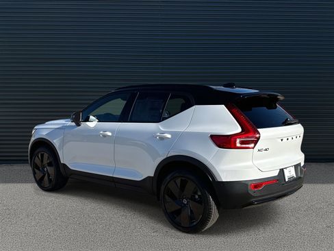 New 2026 Volvo XC40 B5 Ultra w/ Climate Package image 7