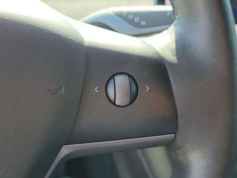 Used 2022 Tesla Model Y Performance AWD/4WD image 35