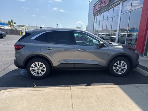 Used 2023 Ford Escape Active AWD/4WD image 5
